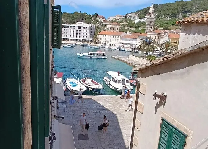 Roko's Apartment Hvar Town